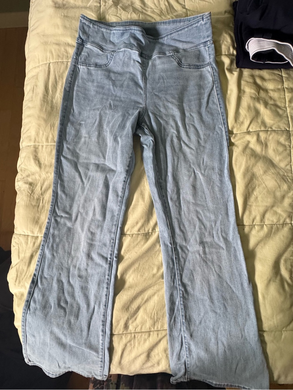 Women’s AE Light Blue Flare Jeans